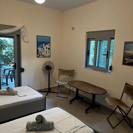 Riviera Rooms Sarande Exterior photo