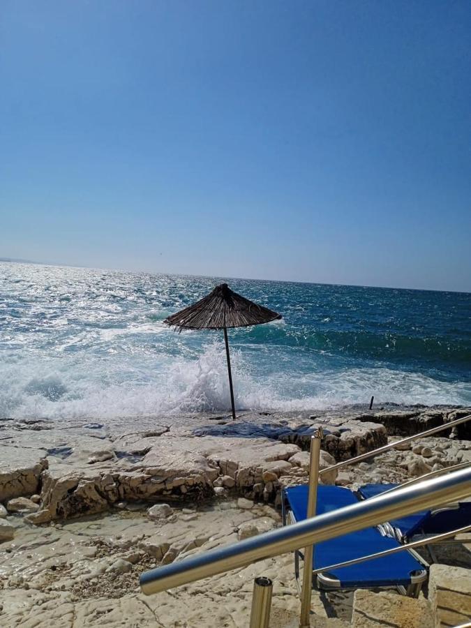 Riviera Rooms Sarande Exterior photo