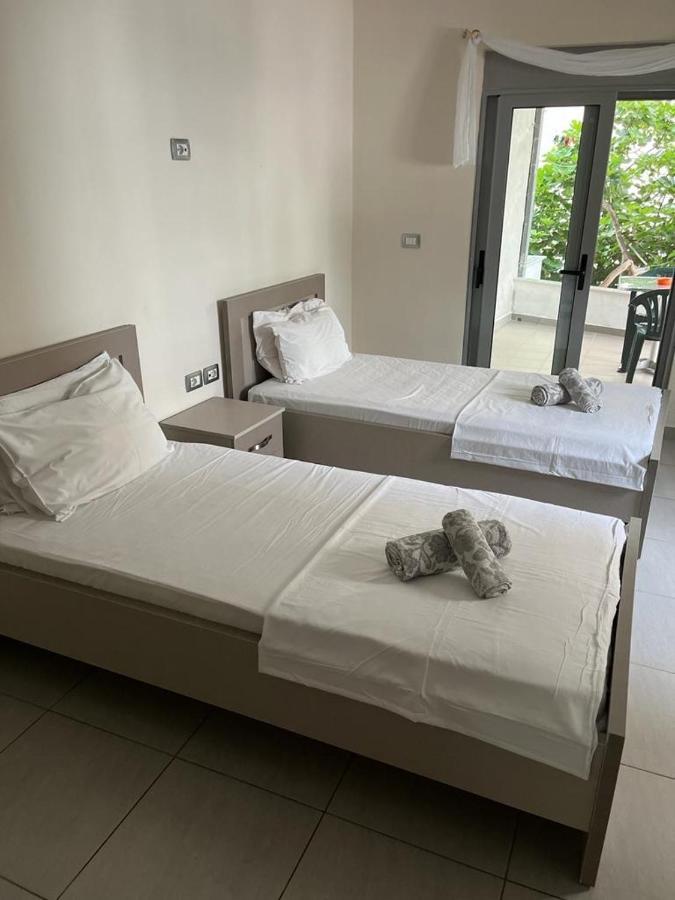 Riviera Rooms Sarande Exterior photo