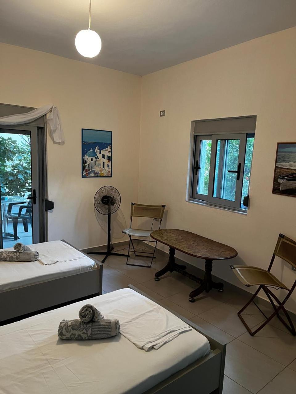 Riviera Rooms Sarande Exterior photo