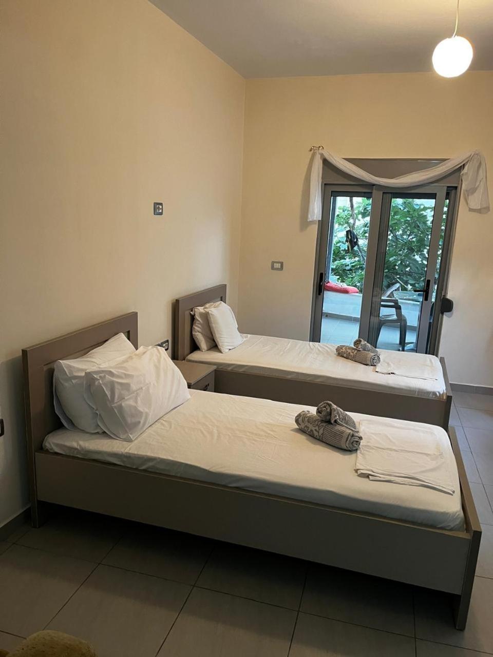 Riviera Rooms Sarande Exterior photo